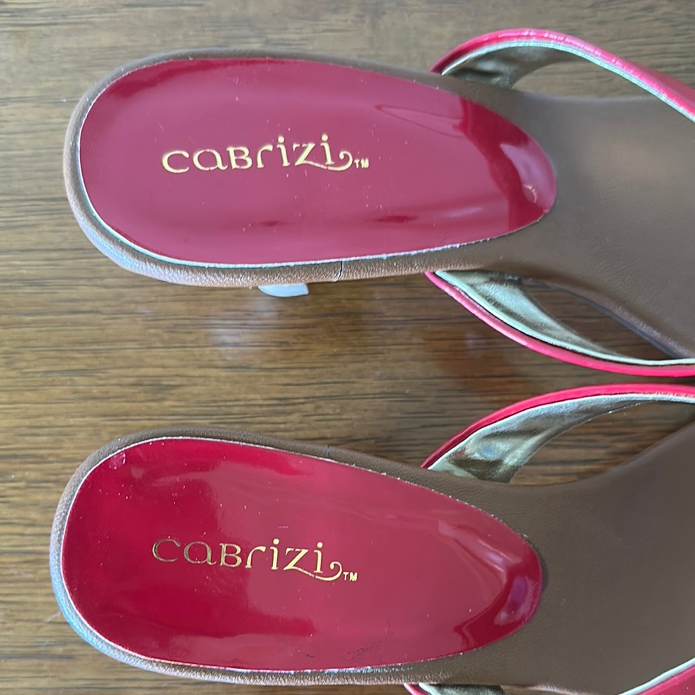 Cabrizi Ashley Red Patton Sandals with Minimalist Design EUC Size 9 - Picture 2 of 7